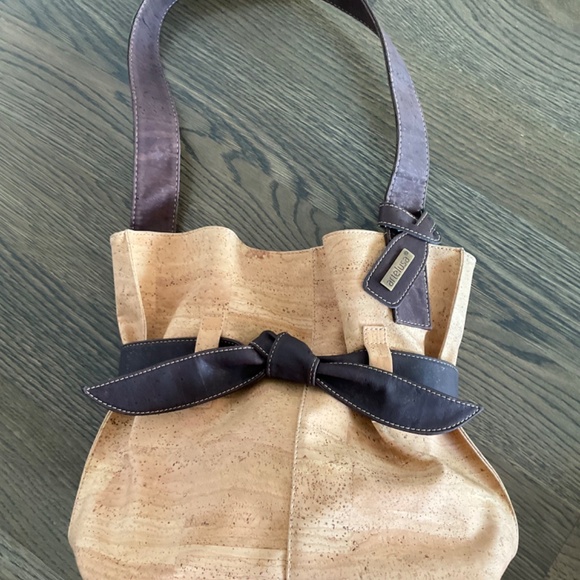 ARTELUSA SHOULDER BAG (BEIGE) WITH BROWN LEATHER BOW - Picture 2 of 15